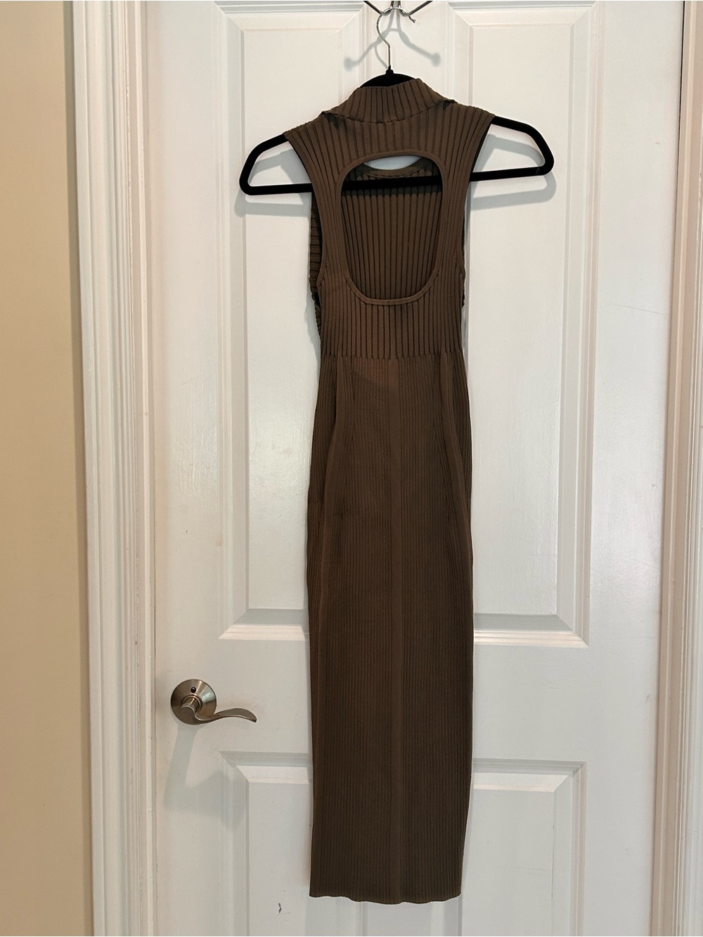 Express Body Contour body on fitted Midi Dress Medium - Picture 9 of 12